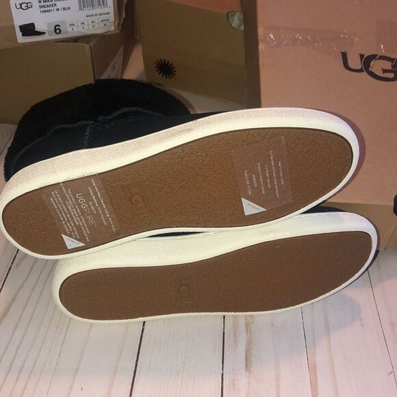 Ugg boots Mika Classic sneakers women’s black size 6 sheep skin - Picture 6 of 10